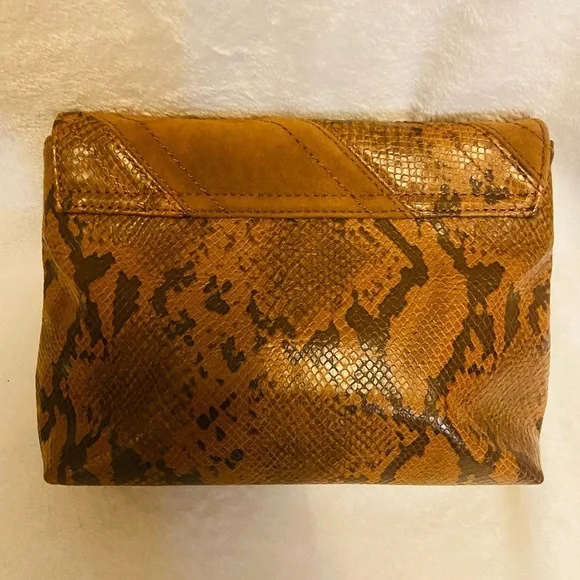 Kate Landry Vintage Faux Brown Snakeskin Magnetic Closure with Gold Chain EUC - Picture 3 of 10